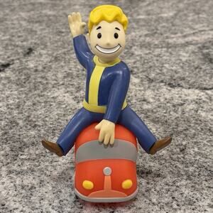 2018 Fallout/Bethesda CABLE GUY VAULT BOY Video Game Figure w/ Red Vinyl Car-Toy